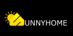 Logo von Sunnyhome mit gelbem Haus, Sonne und schwarzem Hintergrund